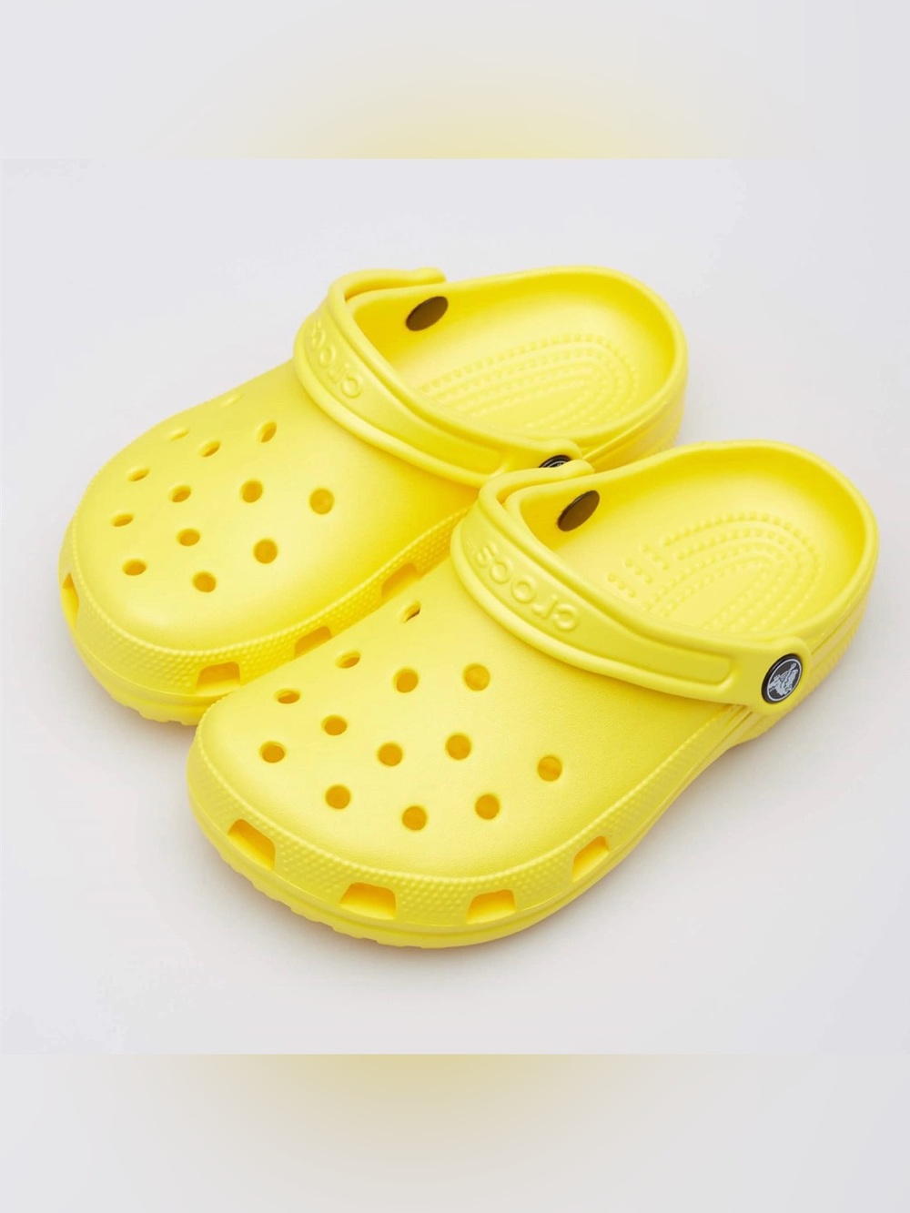 Crocs Kids Classic Clog Lemon Lightweight Heel Strap Shoe Size C7 Water-Friendly